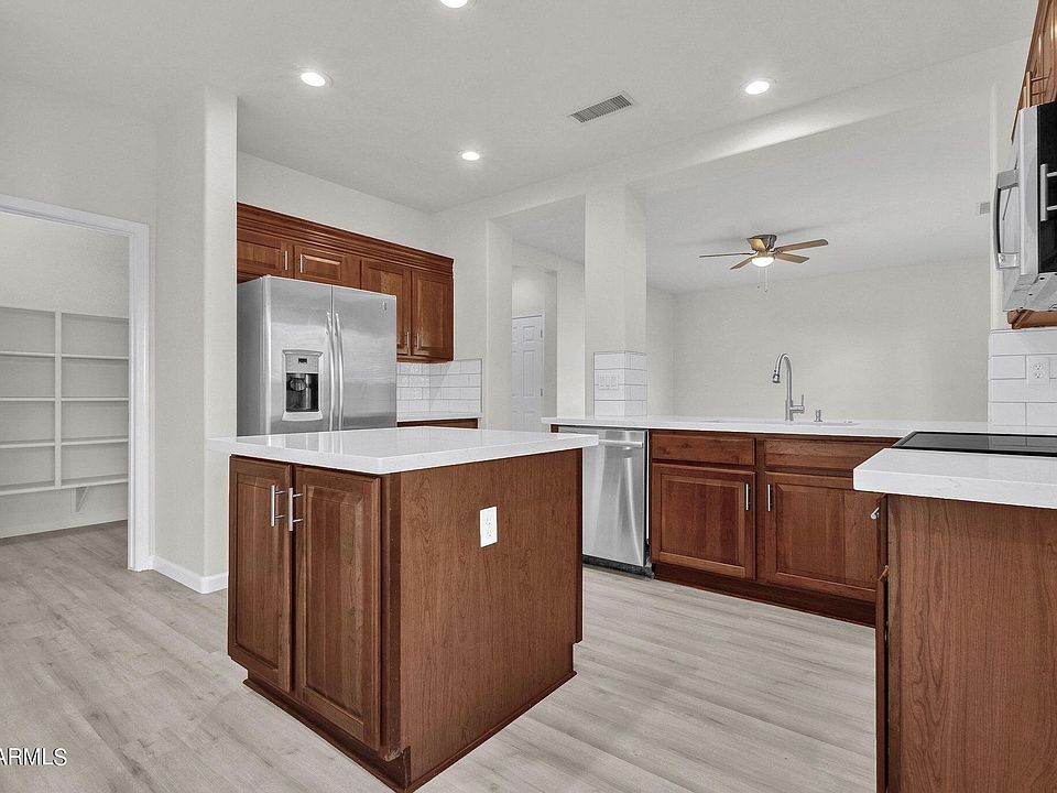 1st image of 44322 W CYPRESS Lane