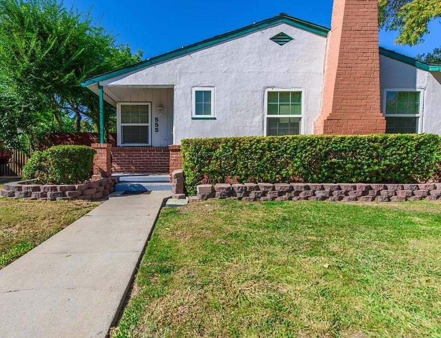1st image of 555 E Mariposa Ave