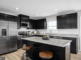 111 Eagle Dr, Gettysburg, PA 17325