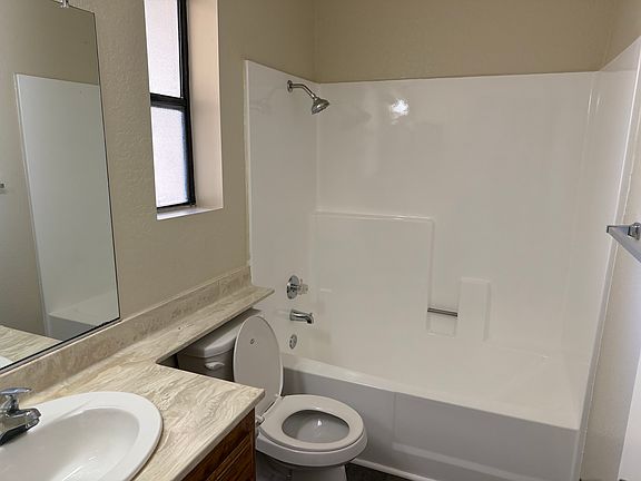 3rd image of 1331 Springfield St APT 202