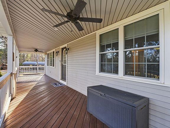 2nd image of 17 Meadowbrook Ln