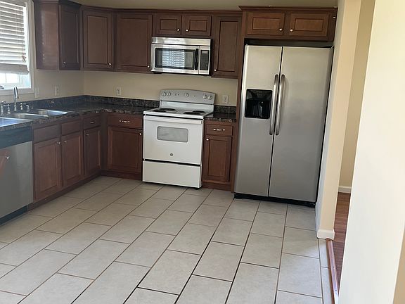 3rd image of 973 Mossy Stone Ct