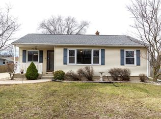 2235 N 115th St, Wauwatosa, WI 53226