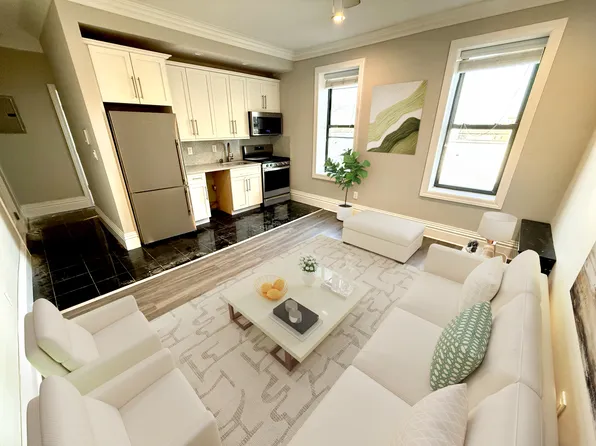 18-25 Ditmars Boulevard image 1 of 5