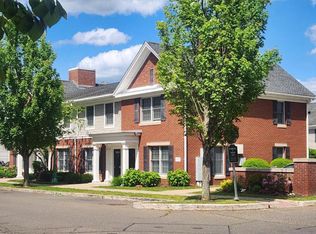 46 Fairgate Dr, Stamford, CT 06902