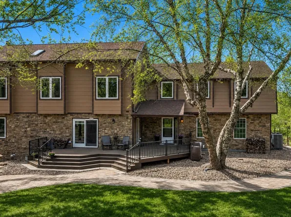 1305 S Barbara Cir, Sioux Falls, SD 57110