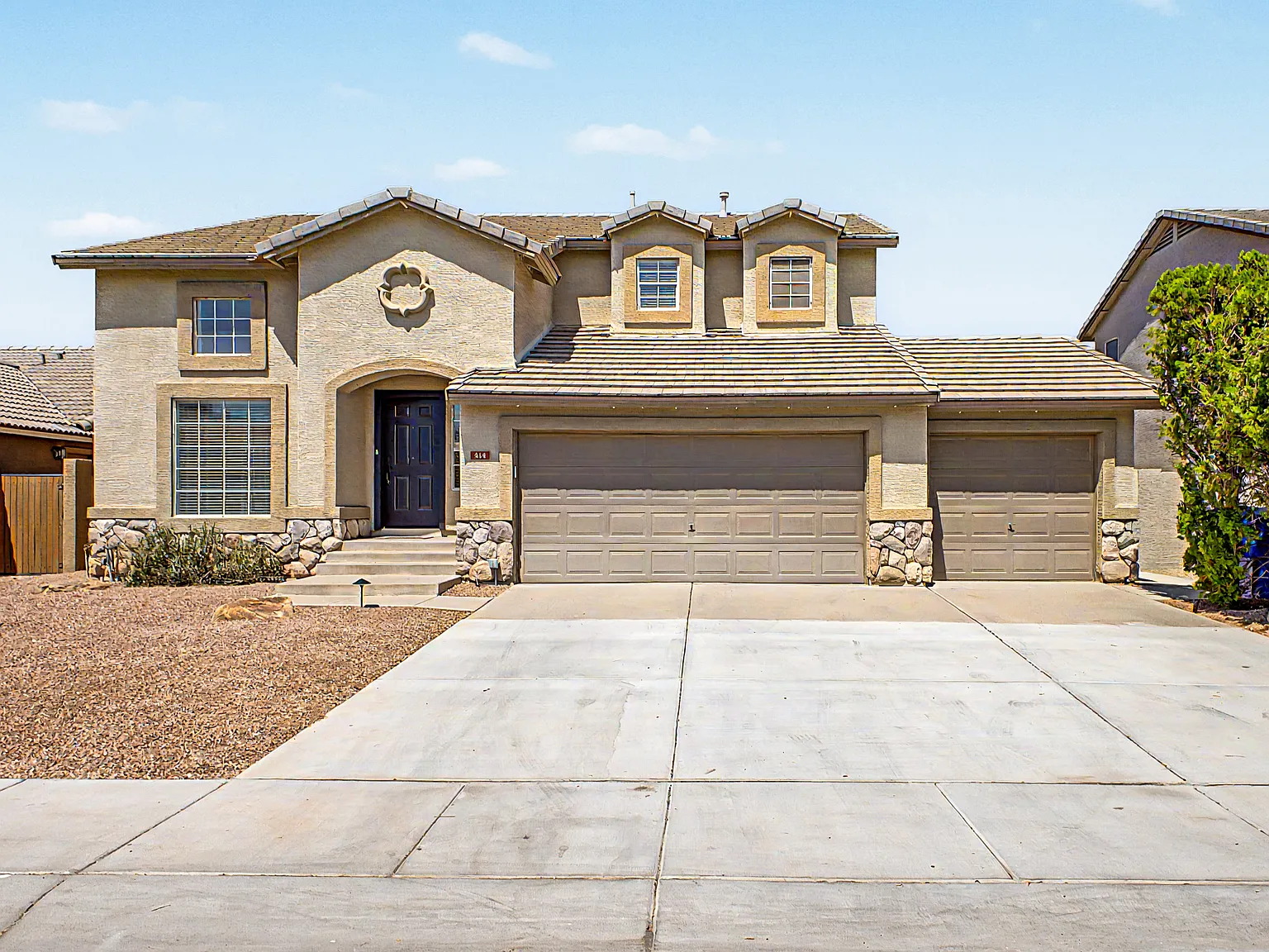5 bed, 2116 sqft, $3,500 — Photo 1