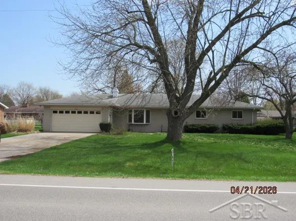 3420 Hemmeter Rd, Saginaw, MI 48603