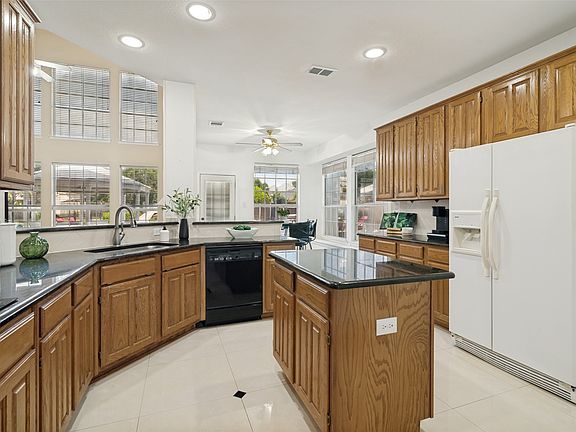 3rd image of 4304 Cape Cod Dr