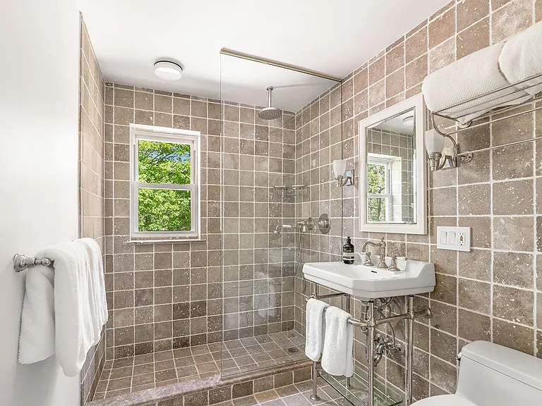 20 Shaw Rd — Photo 12