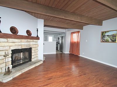 3rd image of 469 Meadow Green Ln