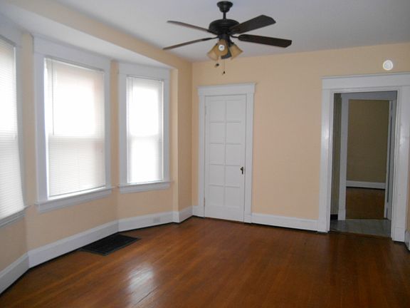 3rd image of 3905 Hazel Ave