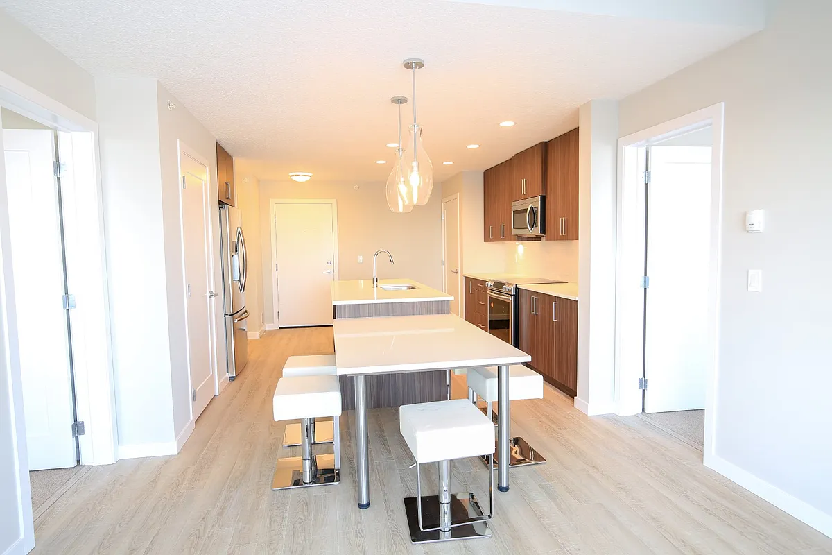 Building Photo - 8531 8a Ave SW #410