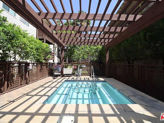 4th image of 525 S Ardmore Ave APT 234