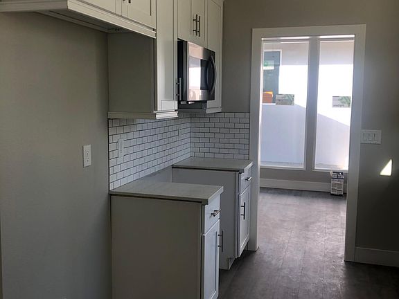 2nd image of 6033 Shirley Ave #B