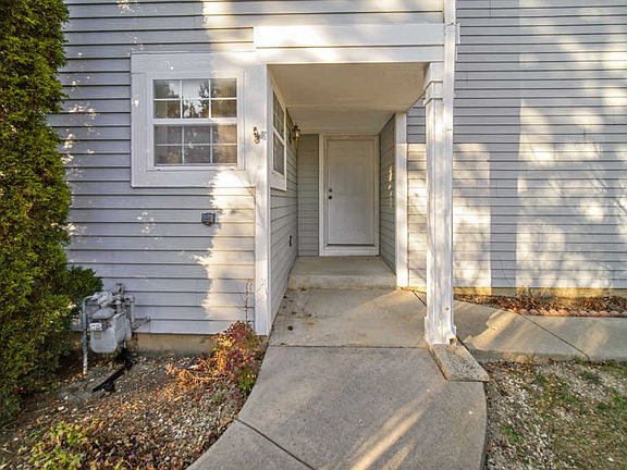 2nd image of 1260 Derby Ln