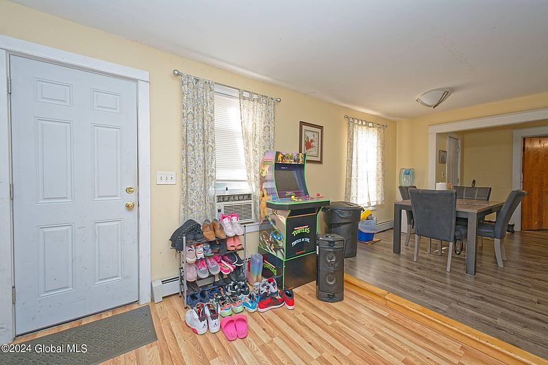 3rd image of 1 Miller Avenue