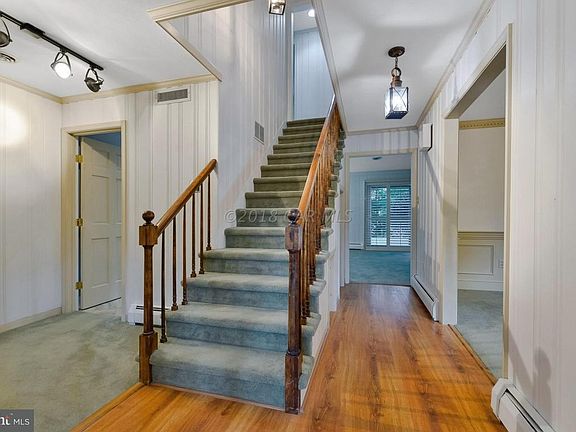 2. Foyer