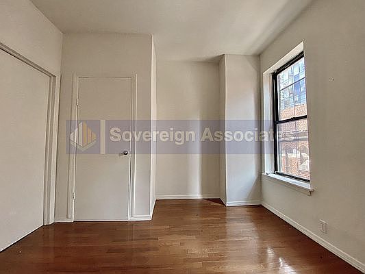 4th image of 1270 1st Ave #49