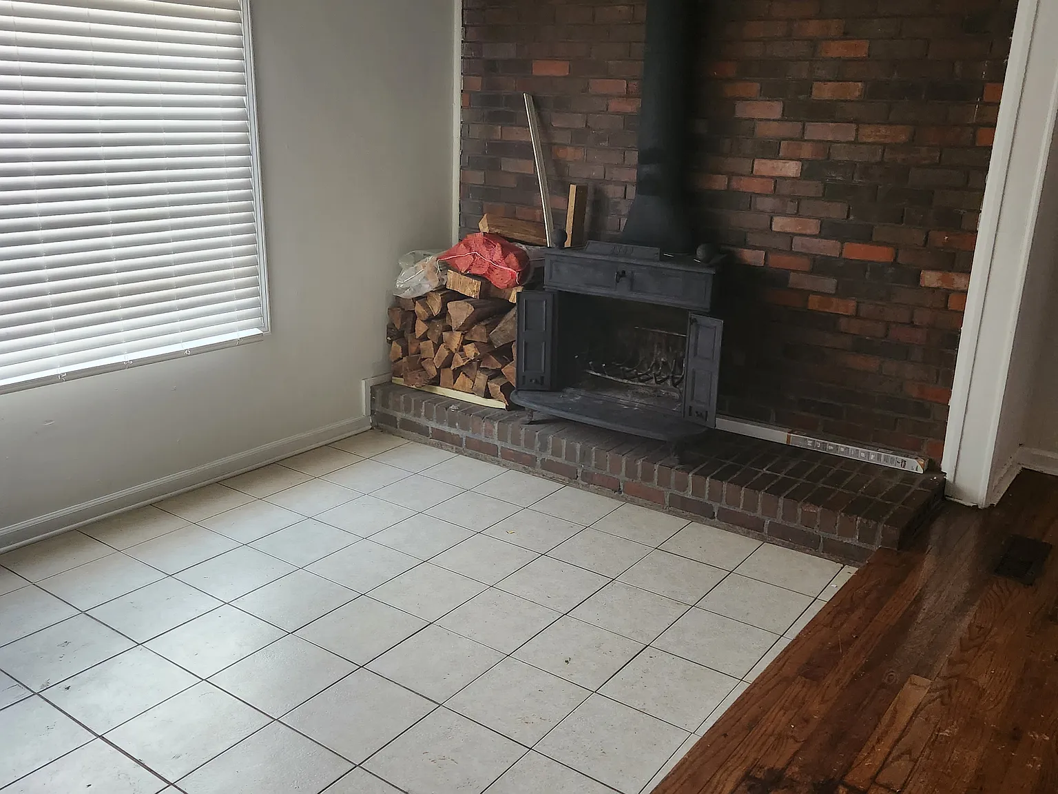 3 bed, 1257 sqft, $1,639 — Photo 1