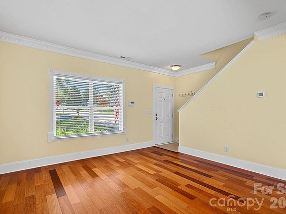 4th image of 3951 Parkers Ferry Rd