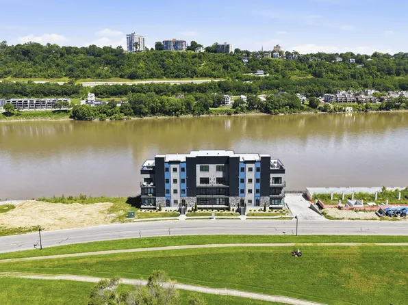 745 Manhattan Blvd #303, Dayton, KY 41074