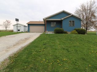 1 Circle Dr, Saybrook, IL 61770