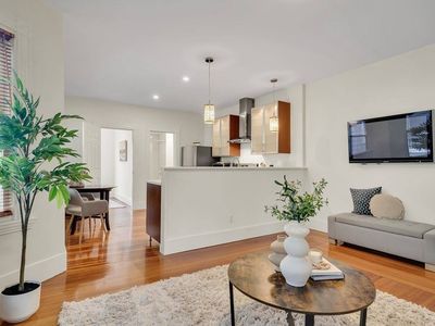 456 Medford St APT 3, Somerville, MA, 02145