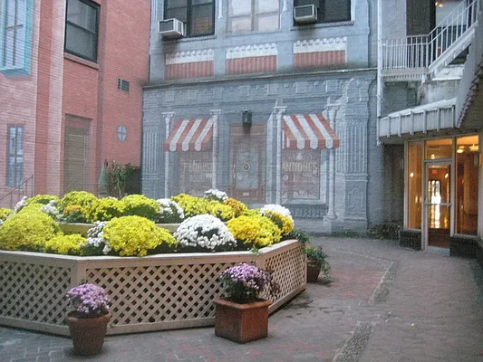 Sold by LG Fairmont Group | media 8