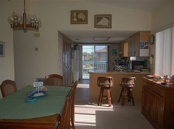 Dining/Kitchen area