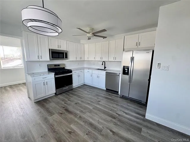 3 bed, 1.0 bath, 1200 sqft, $3,500 — Photo 2
