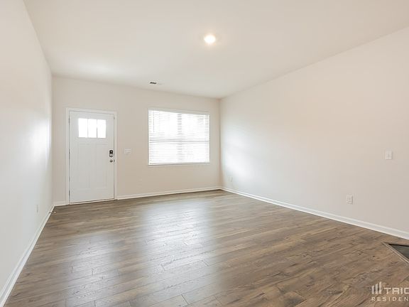 4th image of 1207 Lterwater Ln