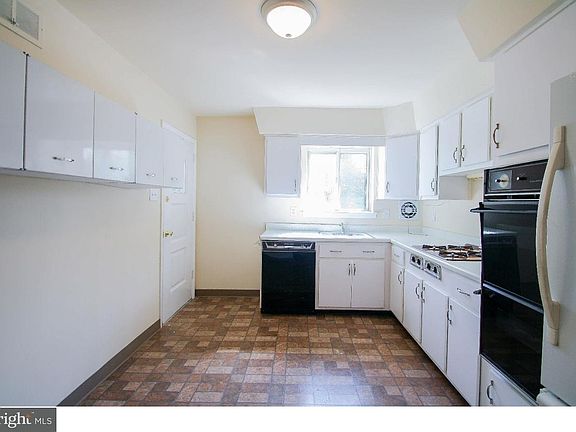 4th image of 7959 Anita Dr