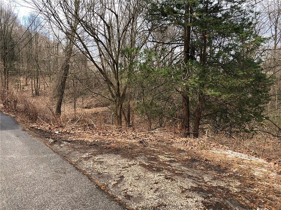 2nd image of 1832 Spring Dr