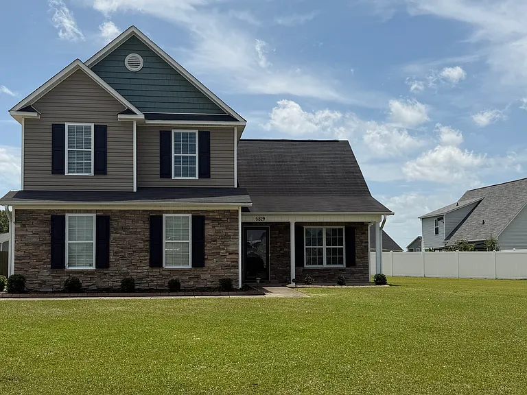 5819 Cornfield Ave — Photo 2