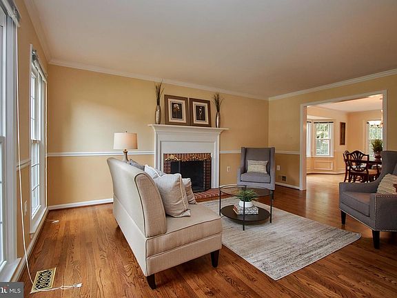 4th image of 663 Old Hunt Way
