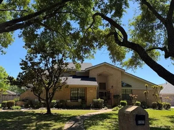 8207 Frontenac Dr, Houston, TX 77071