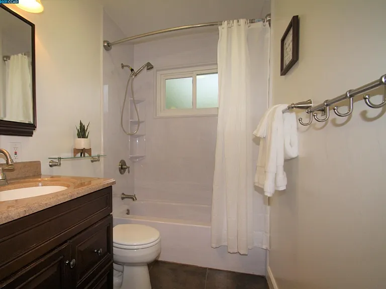 3415 Grasswood Dr — Photo 32