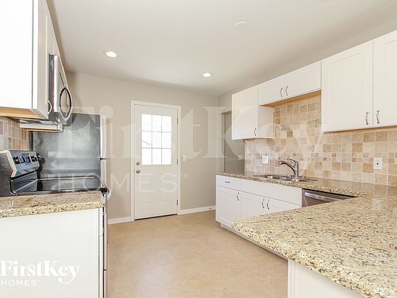 5th image of 14 W Kerry Ln