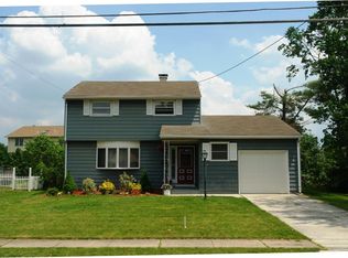 11 Shell Flower Ln, Hamilton, NJ 08690