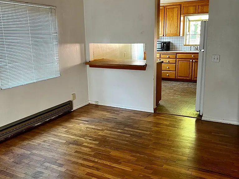 317 S Hartford Ave — Photo 6