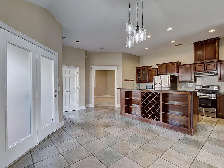 2104 Del Simmons Dr — Photo 22