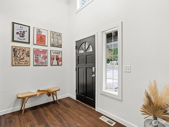3rd image of 20718 116th Street E