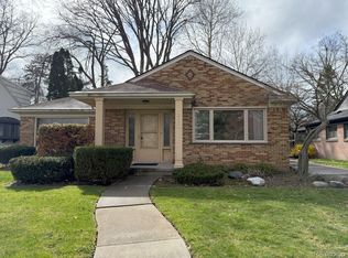 25503 Scotia Rd, Huntington Woods, MI 48070