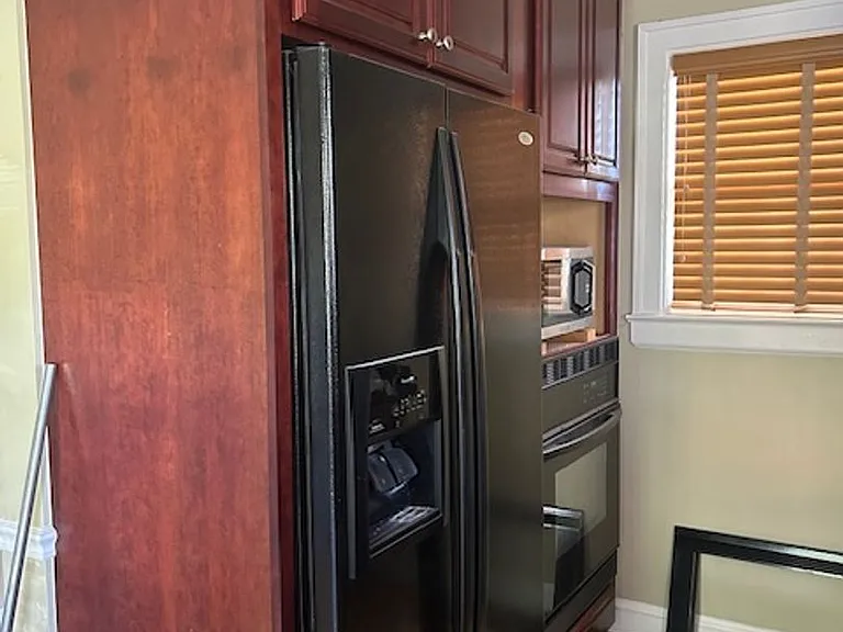 1301 Pickett St — Photo 9