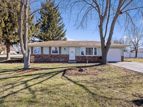 101 S English St, Braidwood, IL 60408