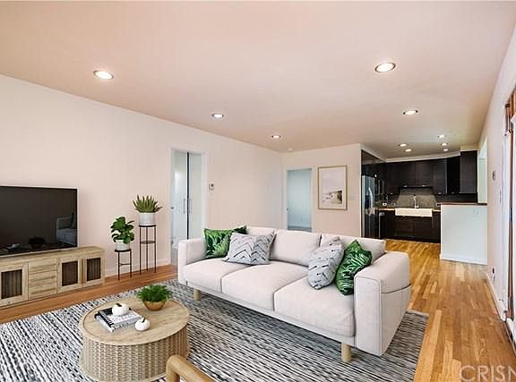 5th image of 1223 N Crescent Heights Blvd