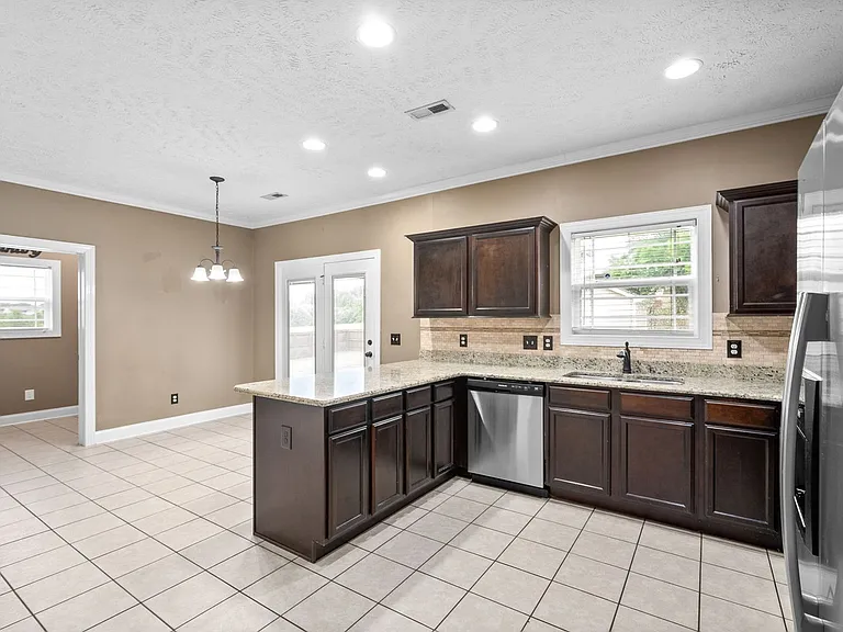1170 Dygert Ct — Photo 12