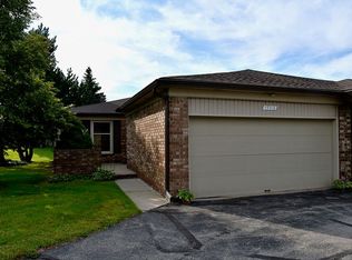 49318 Winchester Ct, Shelby Township, MI 48315