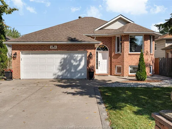 2222 Longfellow Ave, Windsor, ON N9B 3J8